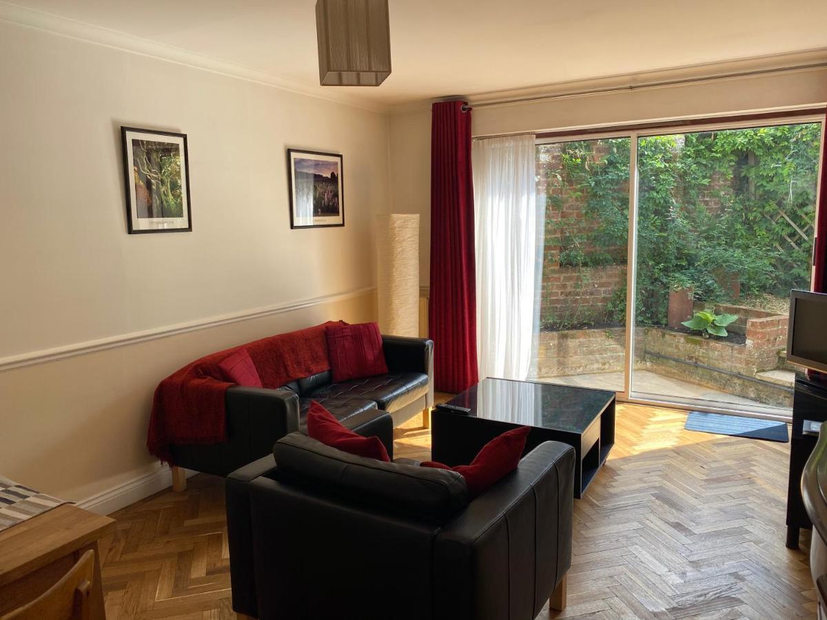 Byways Serviced Apartments Солсбери Экстерьер фото