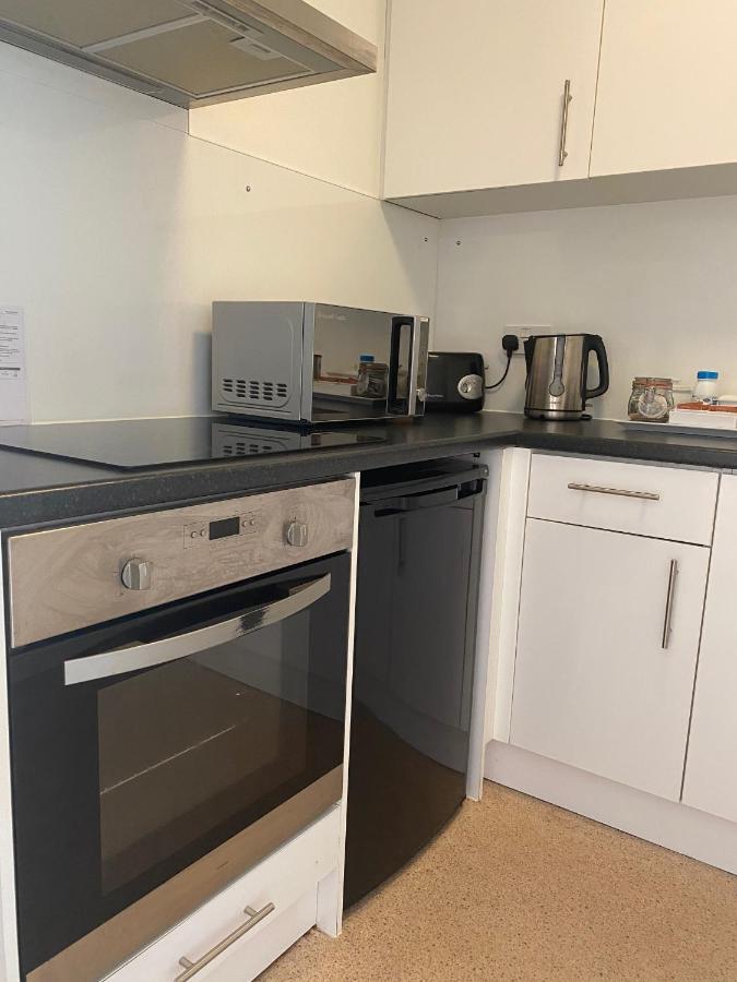 Byways Serviced Apartments Солсбери Экстерьер фото