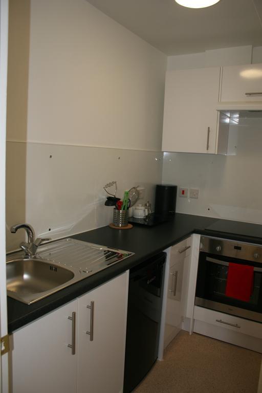 Byways Serviced Apartments Солсбери Экстерьер фото